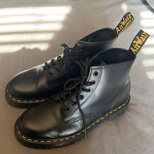 Dr. Martens womans size 9